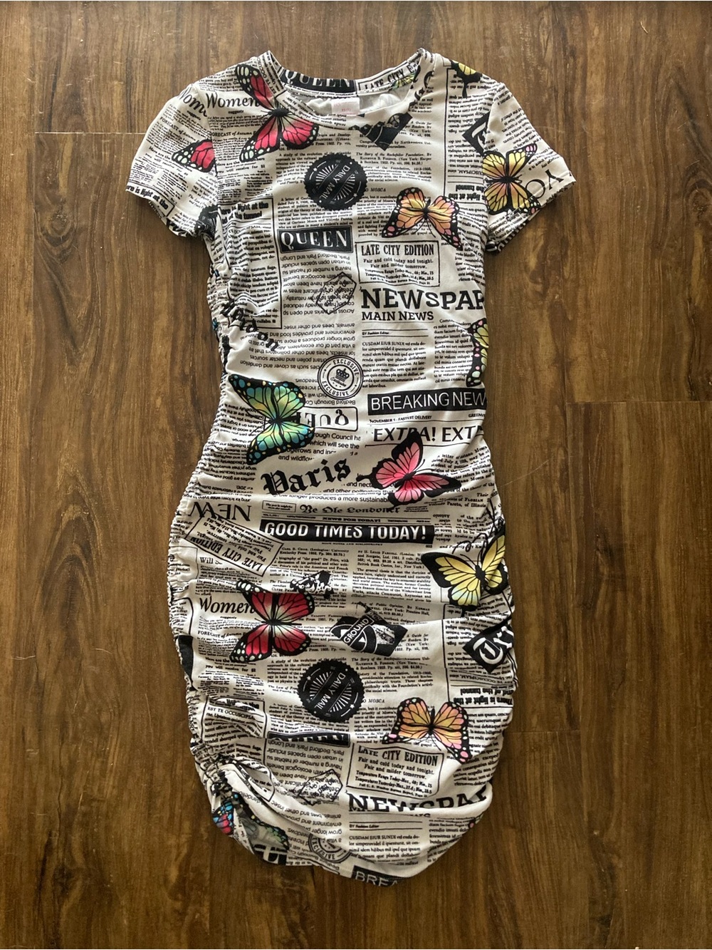 Newspaper Print Butterfly Short Sleeve Bodycon Dress - Multicolor